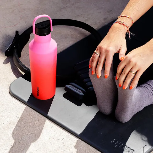 corkcicle-classic-sport-canteen-insulated-stainless-steel-water-bottle-20-oz-san image 1