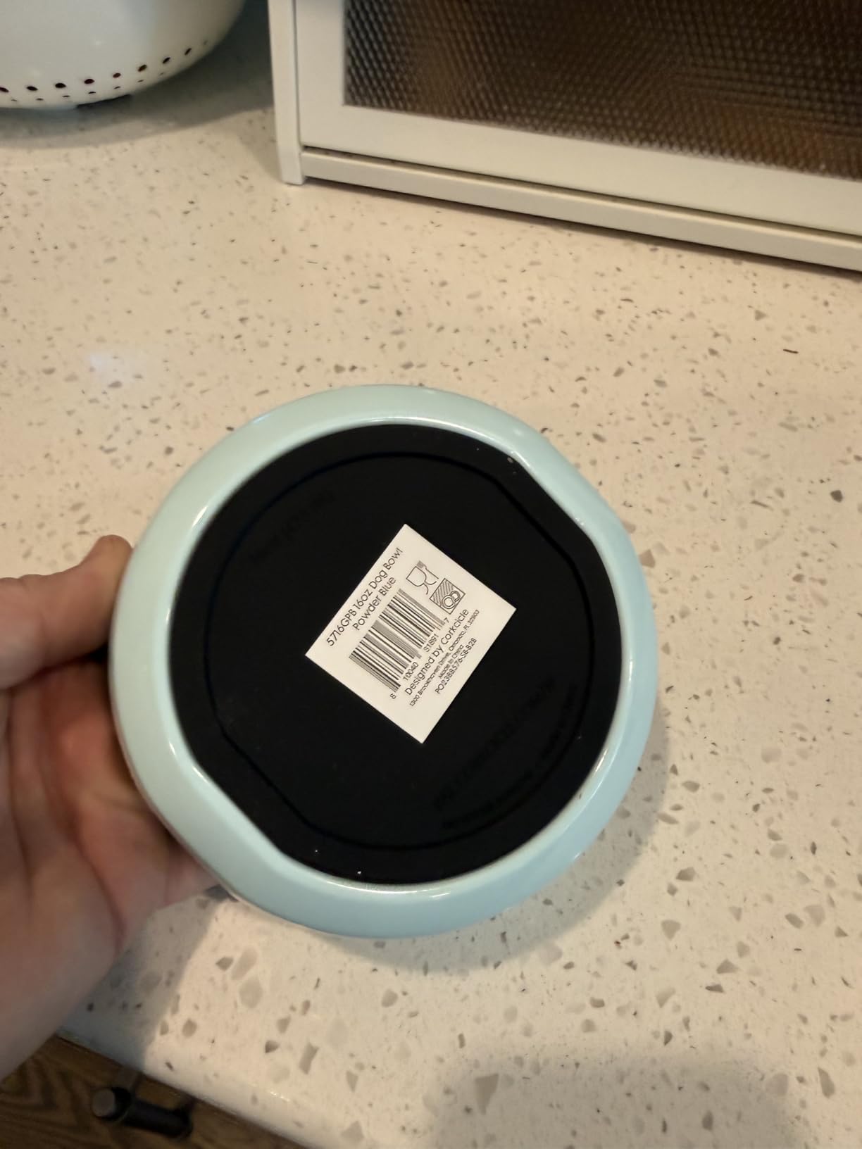 Keeps water cool