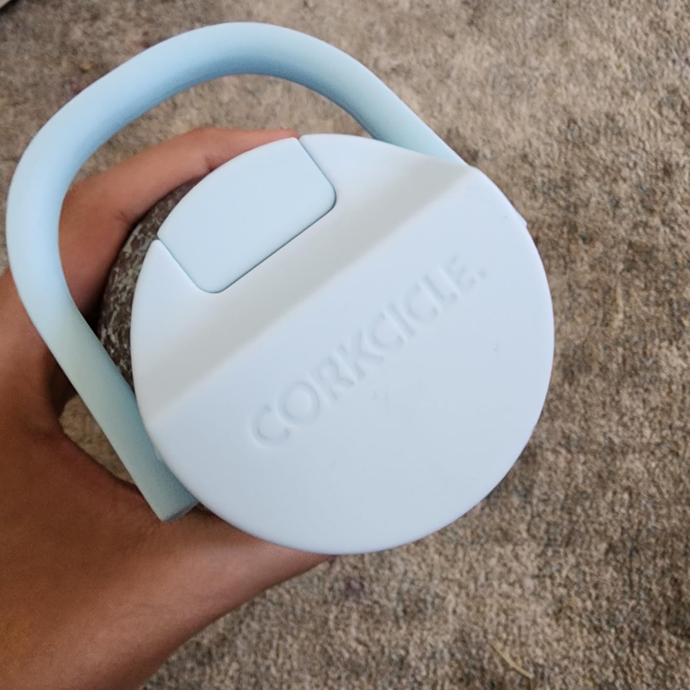 Keeps drinks cold for ages