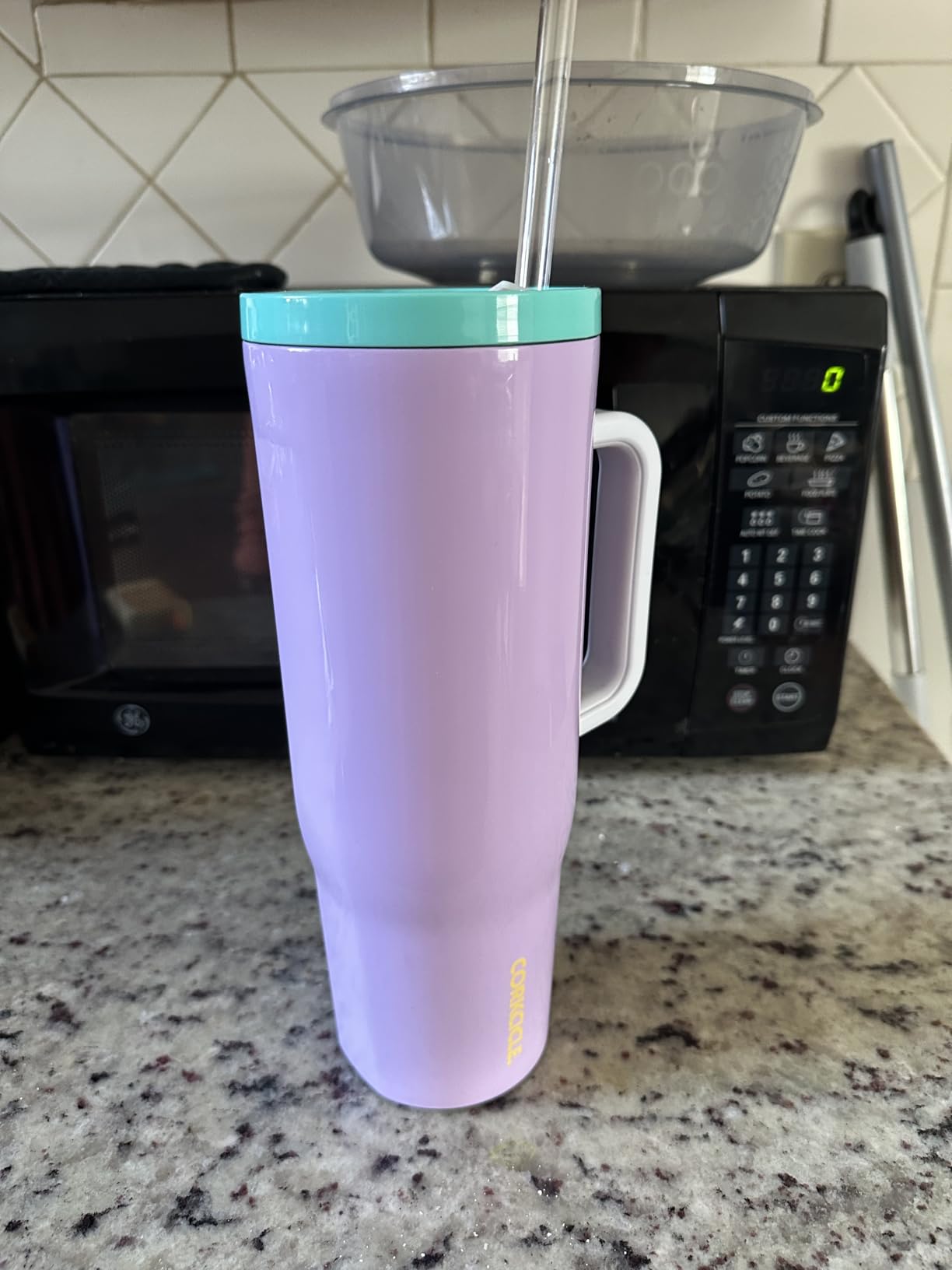 Keeps ice all day