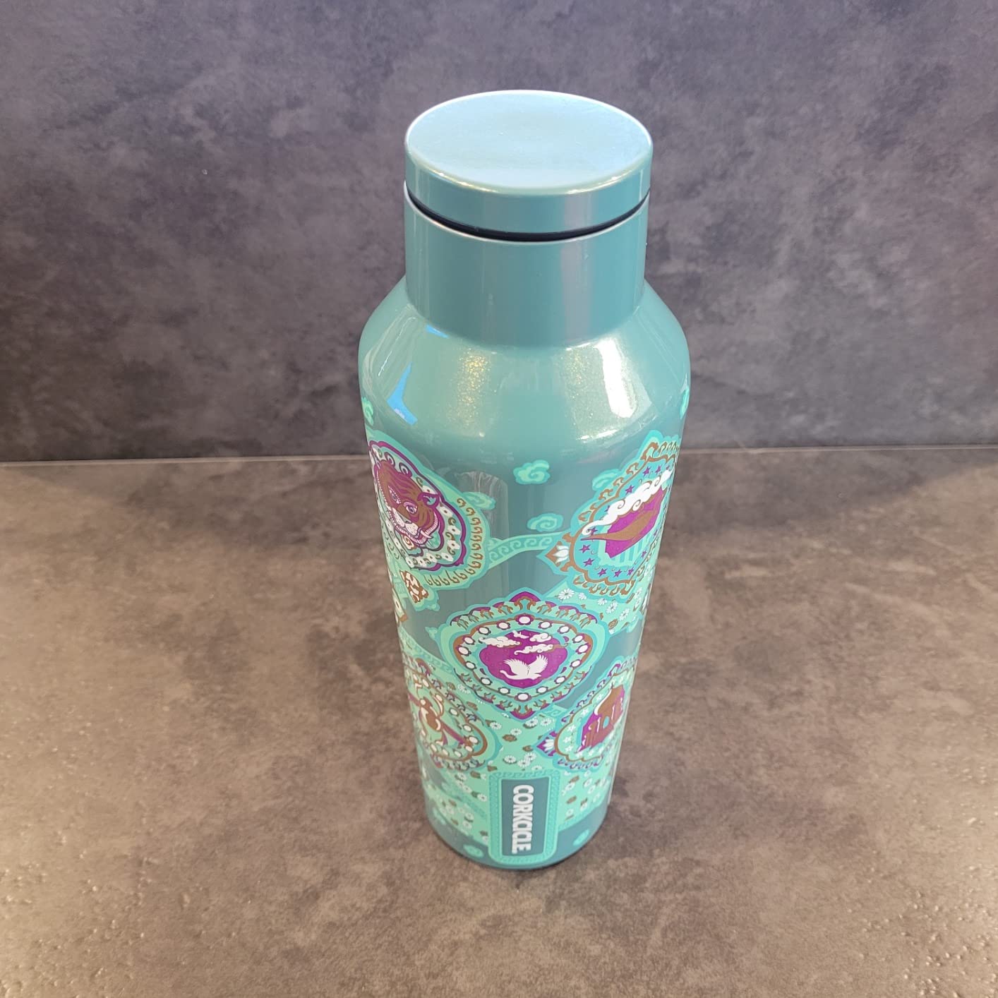 Nice bottle, but lid could be better