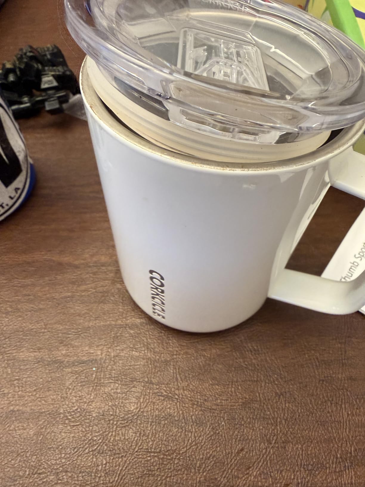 Keeps coffee hot for hours