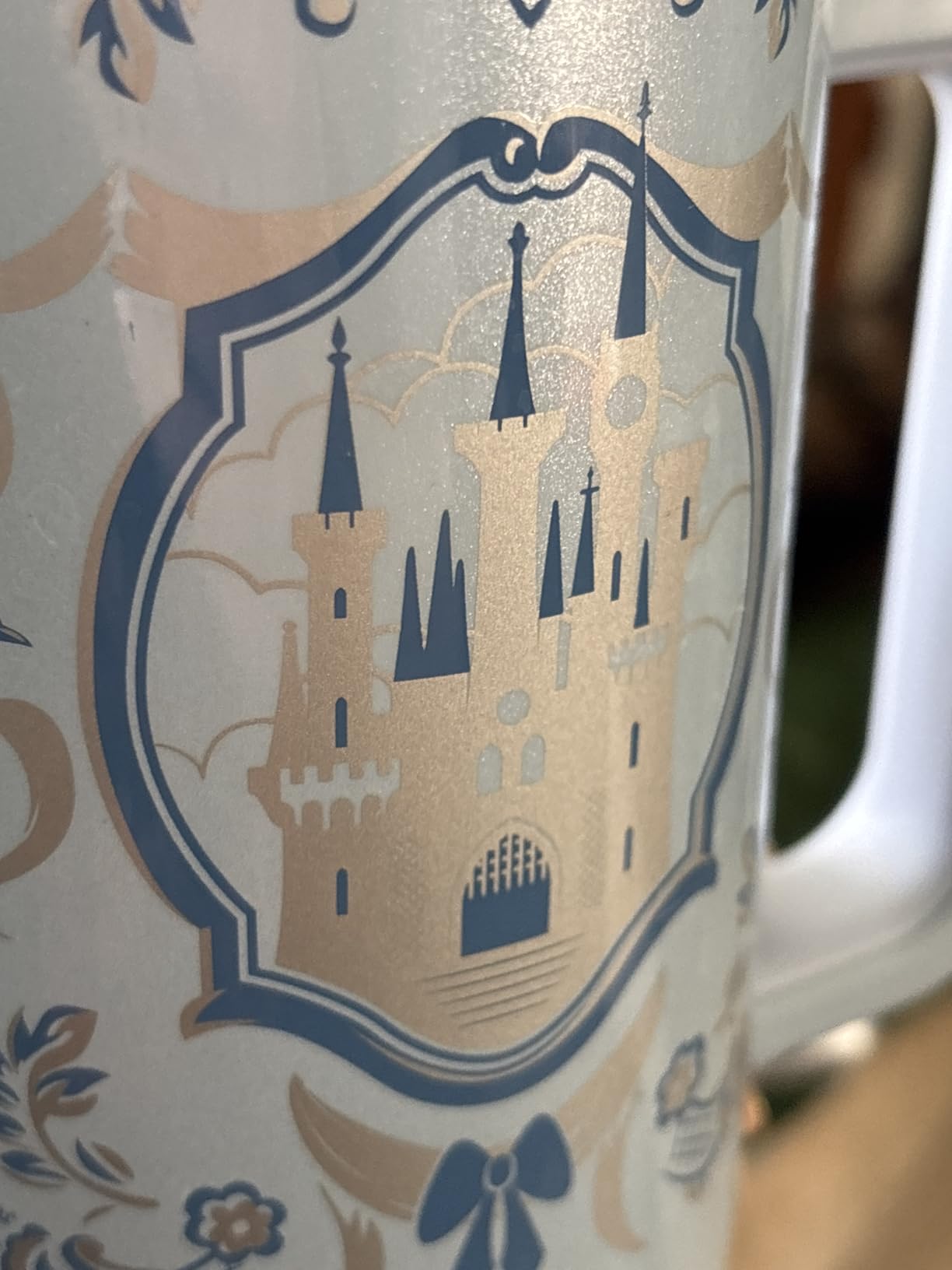Nice, but lid could be better