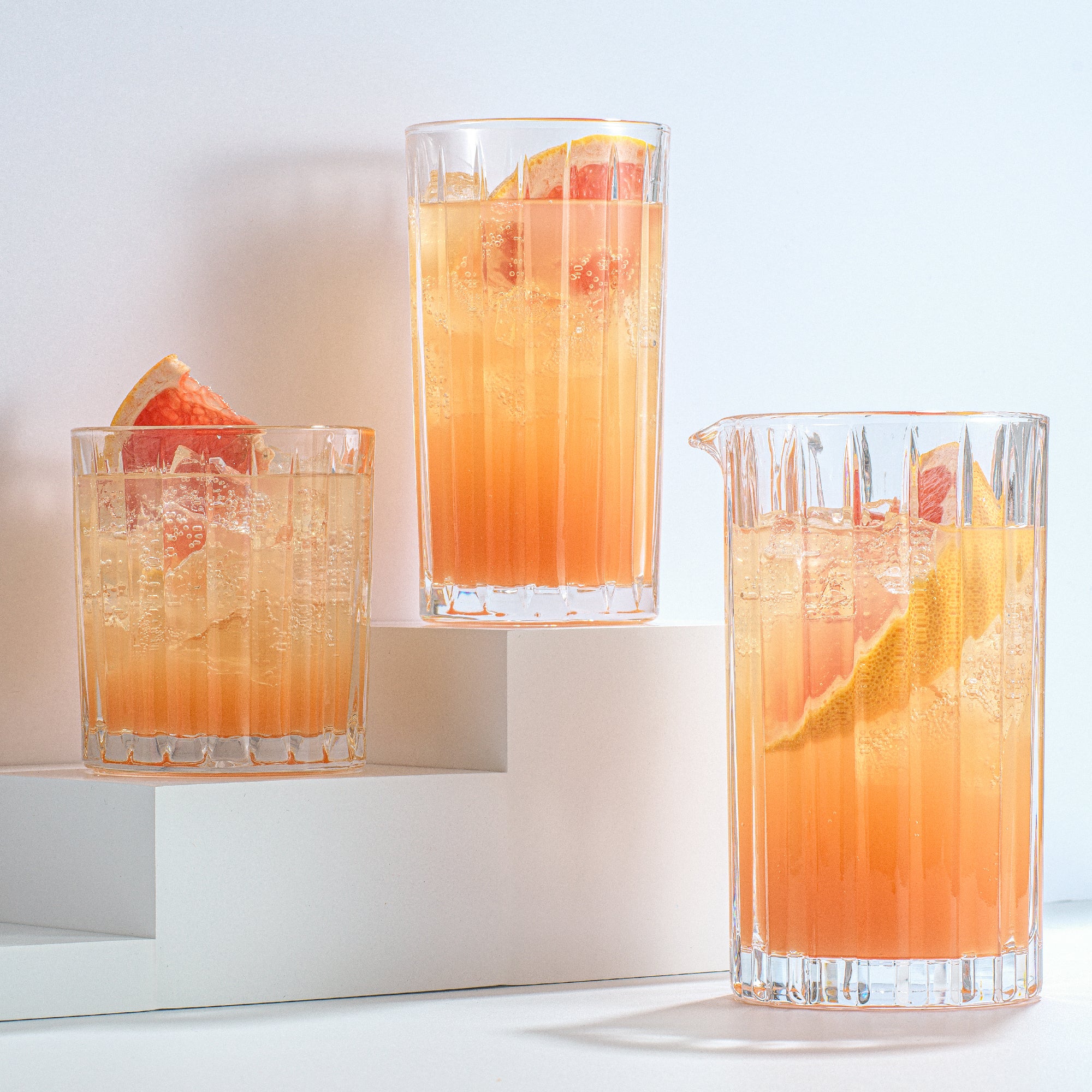 joyjolt-alina-ribbed-cocktail-mixing-glass-pitcher-21-oz-lead-free image 2