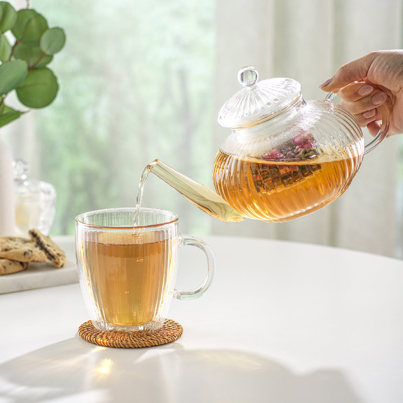 joyjolt-fluted-tea-kettle-glass-mugs-combo image 2
