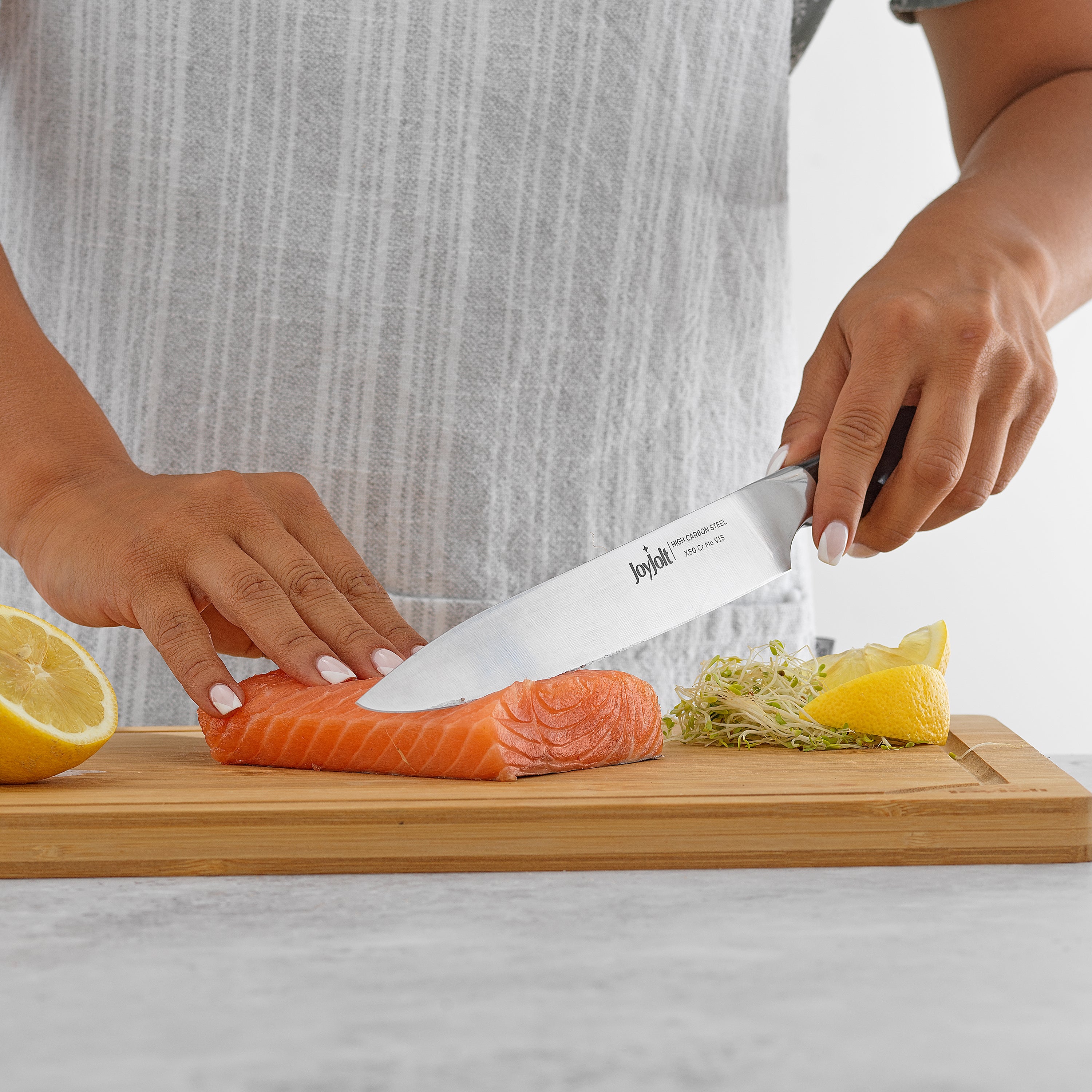 joyjolt-8-inch-slicing-knife-high-carbon-german-steel-with-pakkawood-handle image 6