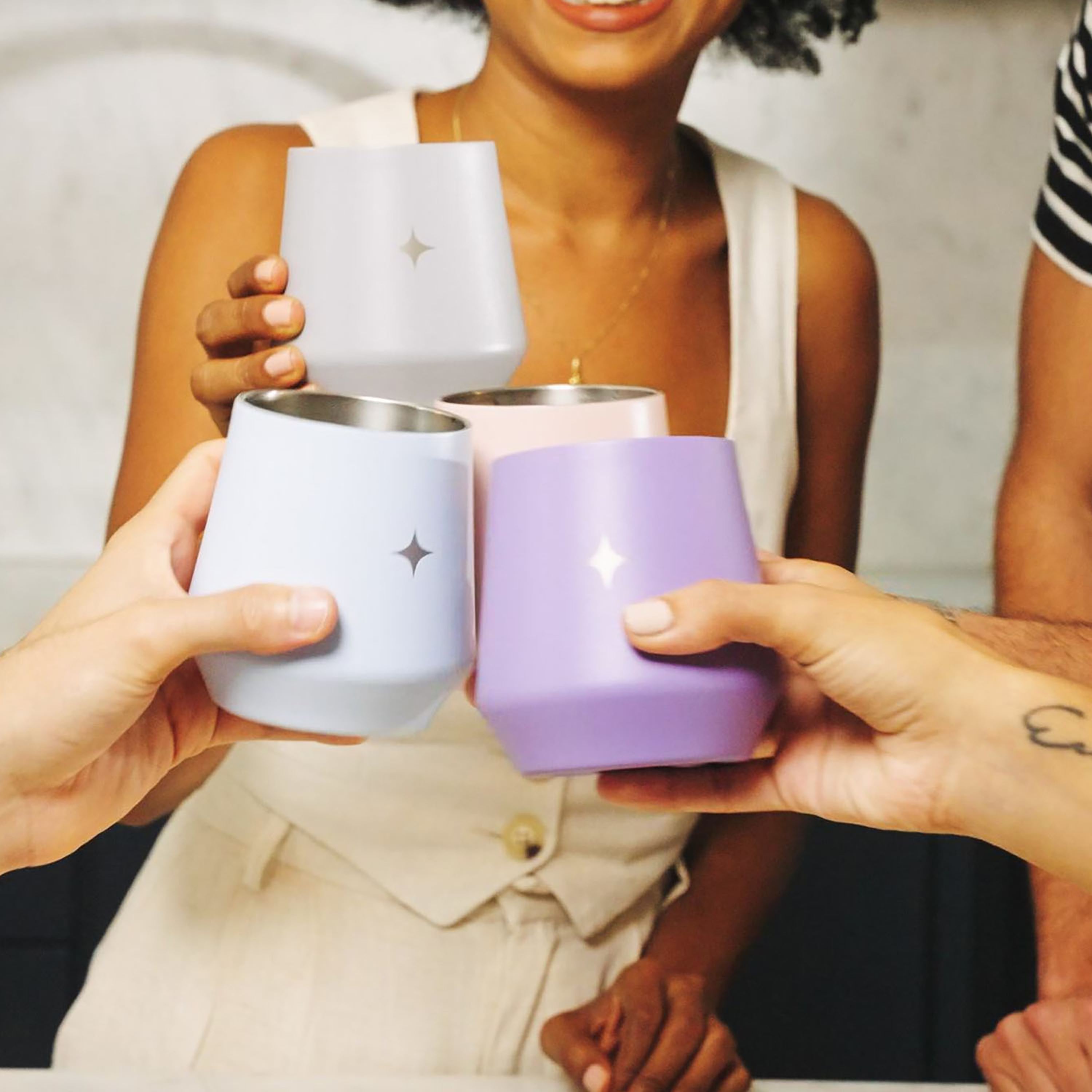 joyjolt-vacuum-insulated-stemless-wine-tumbler-triple-insulated-spill-proof-lid- image 7