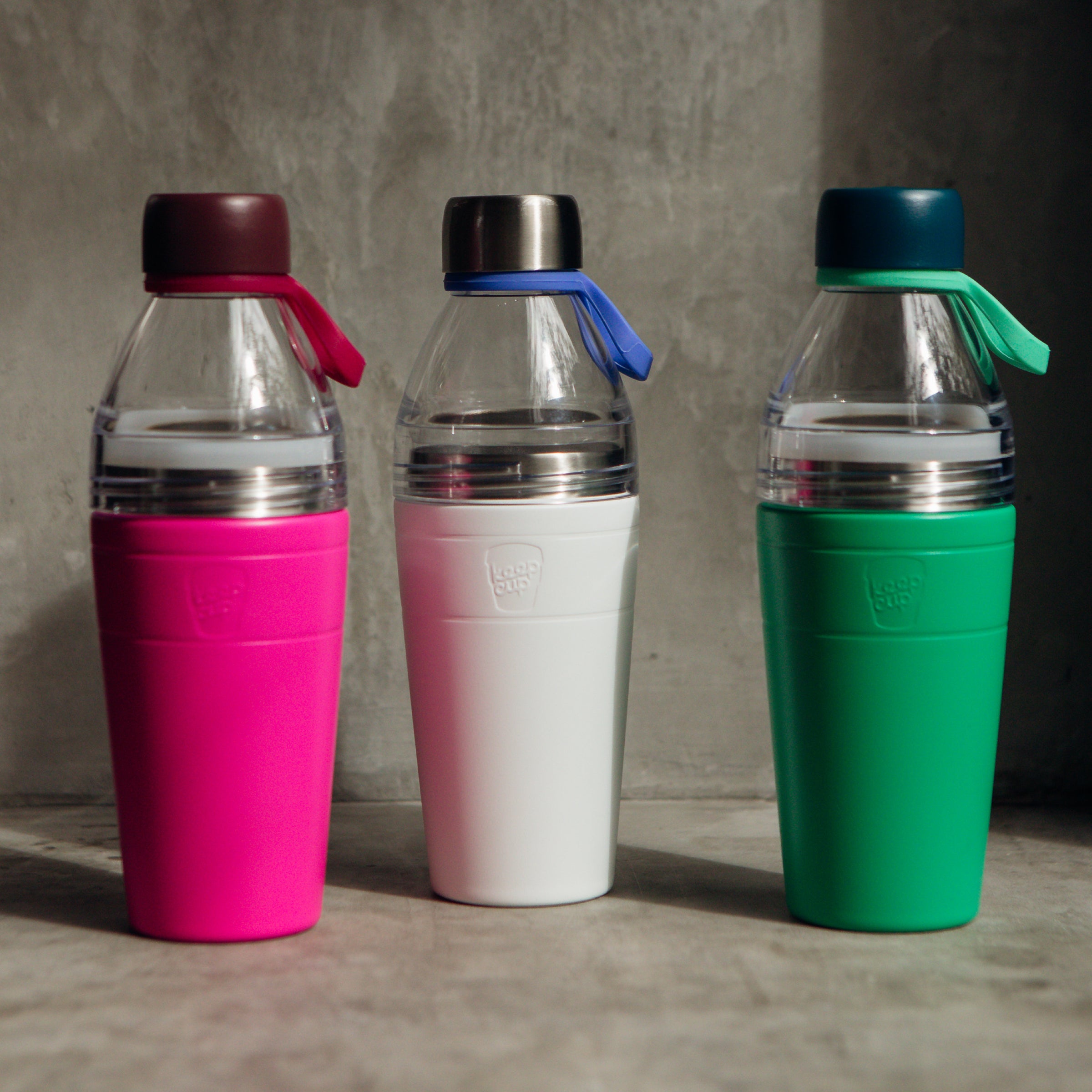 keepcup-helix-bottle-clear-top-22oz-fuchsia image 5