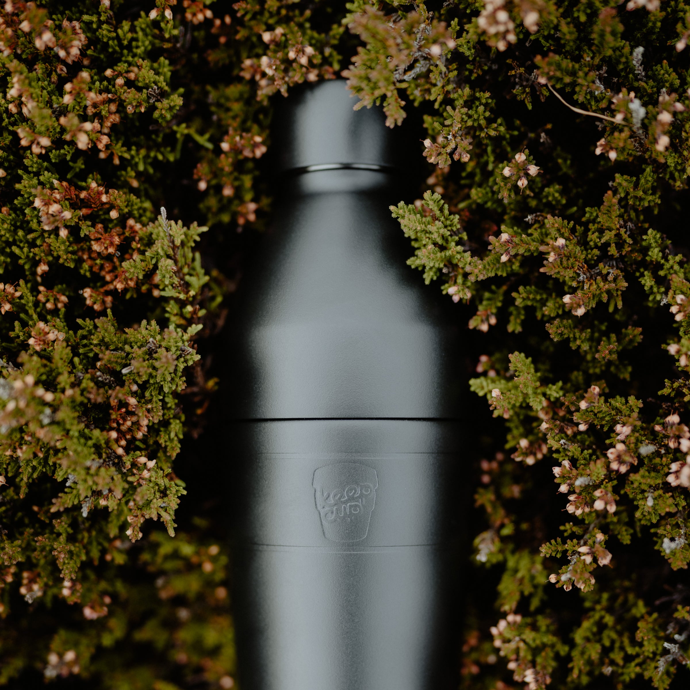 keepcup-helix-bottle-22oz-vacuum-insulated-water-bottle-black image 4