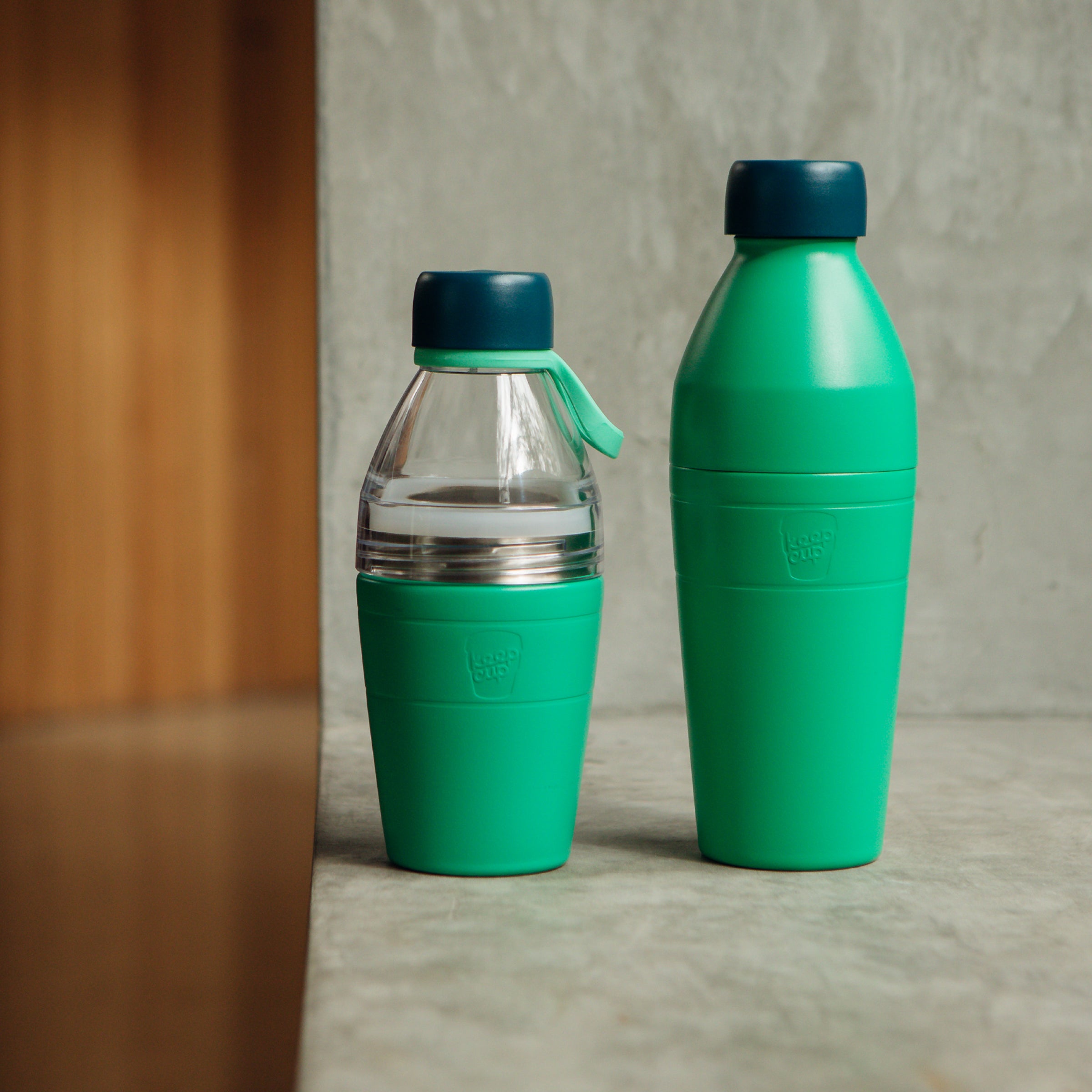 keepcup-helix-bottle-18oz-clear-top-emerald-lime image 2