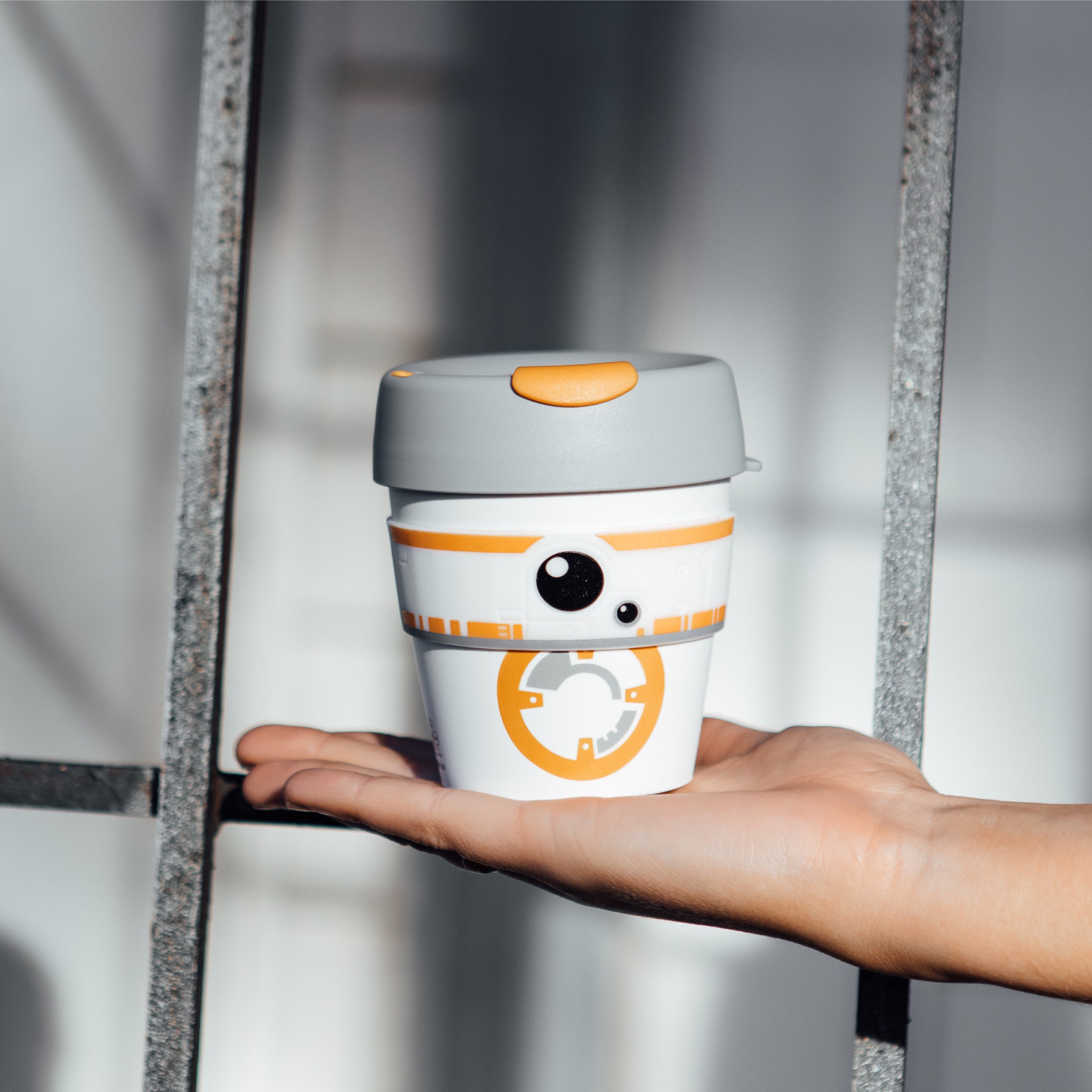 keepcup-bb-8-original-8oz-reusable-coffee-cup-star-wars-edition image 5